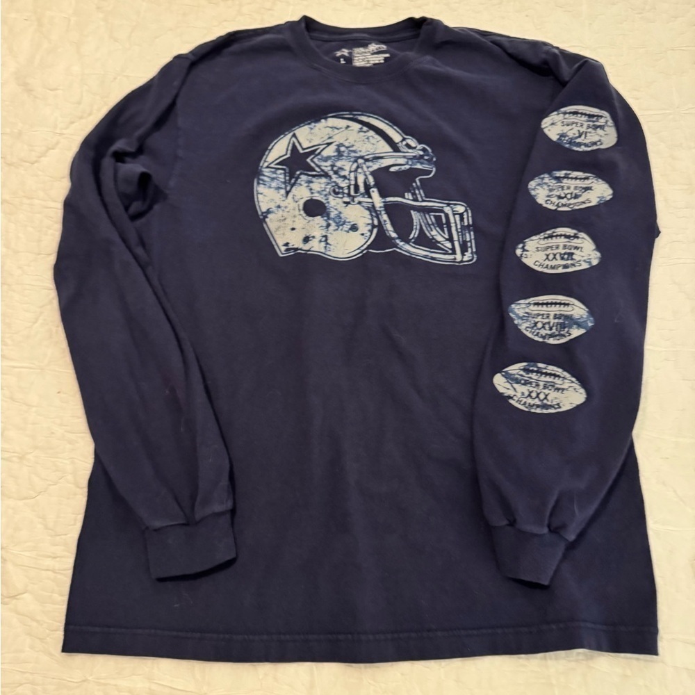 Dallas Cowboys Long sleeve w/years of Super Bowl wins down sleeve Retro look Lg